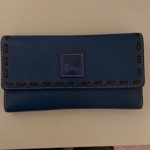 Dooney & Bourke full size wallet